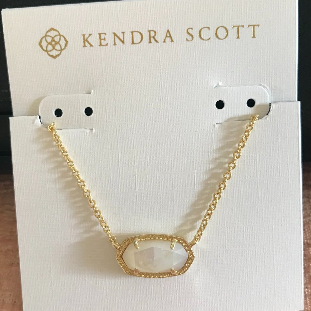 Kendra Scott Elisa Gold Short Pendant Necklace in Ivory Mother-of-Pearl